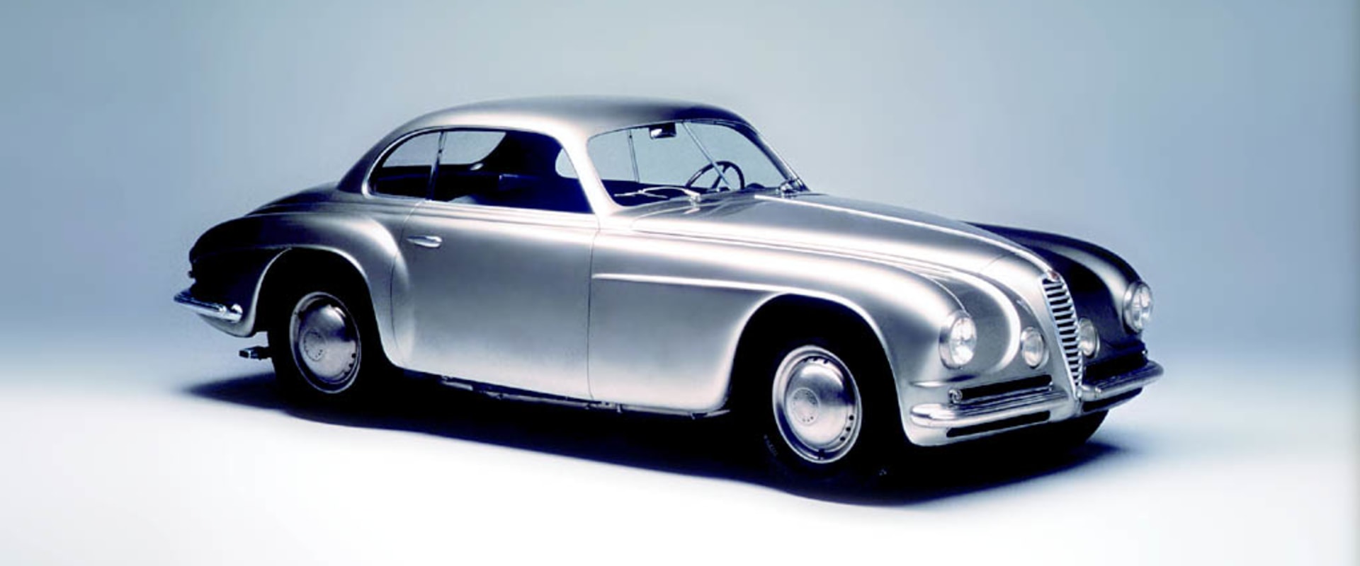 The Ultimate Guide to Antique Car Clubs